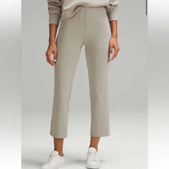 Lululemon Smooth Fit Pull-On High-Rise Crop - Picture 2 of 9